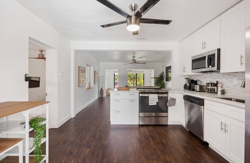 Middle River Terrace House | Casa Palma 🌴 Close to Beach & Downtown - Sleeps 8 Guests