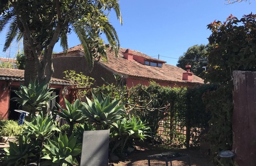 Tacoronte House | Casa Palmera Ancient Canarian house overlooking the volcano and the ocean