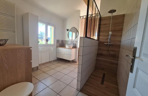 Jonage Villa | Casa Papidou, Charmante Maison au calme