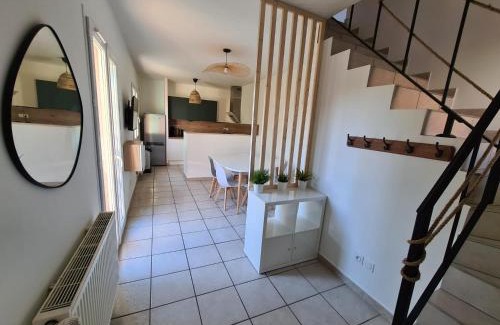 Jonage Villa | Casa Papidou, Charmante Maison au calme
