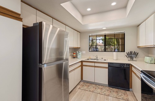 Tahquitz River Estates Condo | Casa Parocela - Lovely Condo in the Heart of Palm Springs - Permit #9475