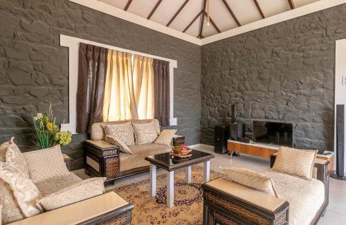 Wadgaon Villa | Casa Paun by StayVista - A lake-view villa with Infinity pool, Modern interiors & an amphitheatre