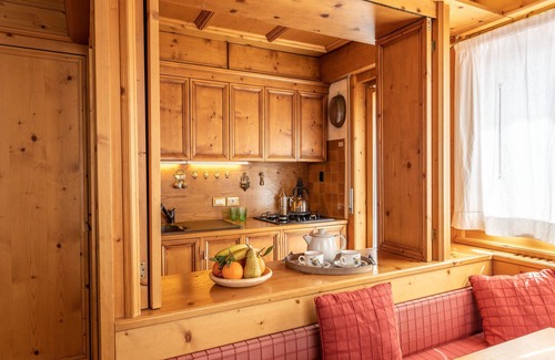 Cortina d'Ampezzo Apartment | Casa Pecol