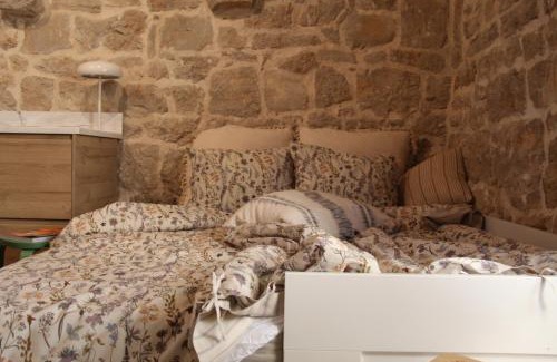Dicmo House | Casa Petra, village stone house