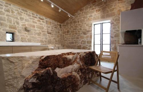 Dicmo House | Casa Petra, village stone house