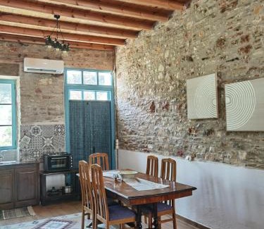 Pagondas House | Casa Petrino