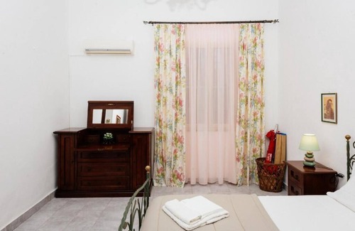 Porto Torres Apartment | Casa Petronia - Holiday Home in the heart of the city