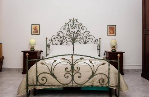 Porto Torres Apartment | Casa Petronia - Holiday Home in the heart of the city