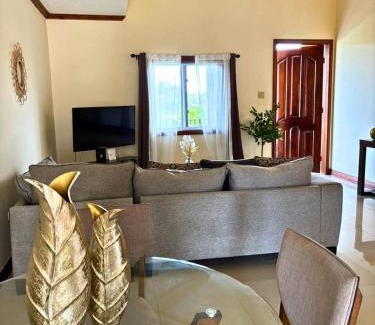 Beverly Hills Apartment | Casa Pors Luxury Apartment with Security, Pool, & Gym