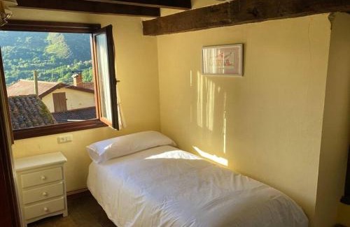 Dobres House | Casa rústica en Dobres con vistas a la montaña