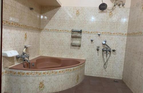 Virarajendrapet House | Casa Raihan