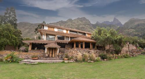 Calca Hotel | CASA RAIZ Handmade House Luxury Stay