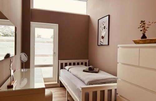 Dittelstedt Apartment | CASA REHSE I Loft-Apartment I kostenlos Parken & WLAN I Self-Check-in I ÖPNV I 65Zoll-TV