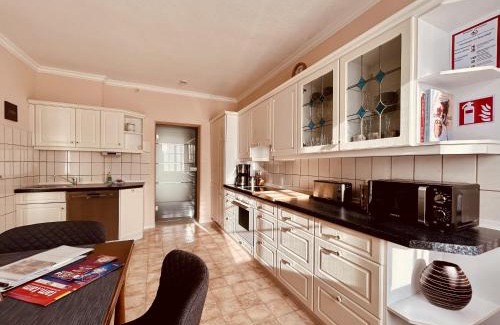 Dittelstedt Apartment | CASA REHSE I Stilvolles Apartment I 24h-Self-Check-in I kostenlos Parken & WLAN I 55-Zoll-Smart&Kabel-TV I ÖPNV