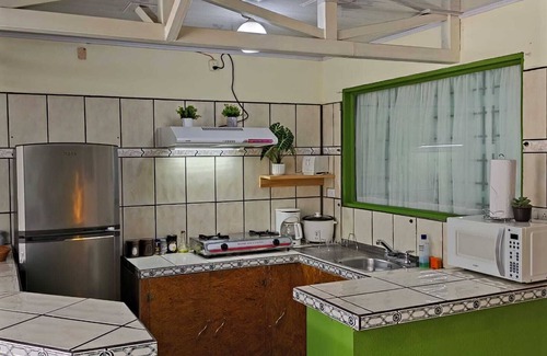 Monteverde House | Casa Rincón del Monte esta muy cerca del centro y en un barrio tranquilo.