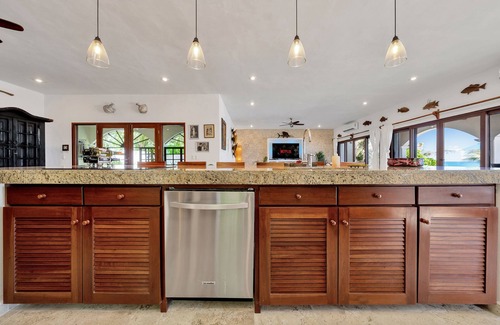 Isla Mujeres Apartment | CASA ROCA CHAAC Owner Suite/Ocean Front /Spacious/Quiet/Parking/