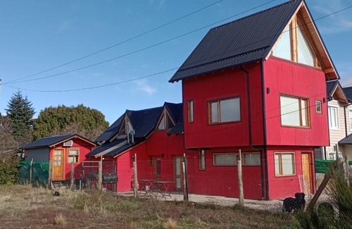 Dina Huapi House | Casa Roja 1