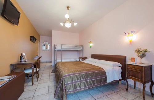 Zonhoven House | Casa Roman - Bed & Breakfast