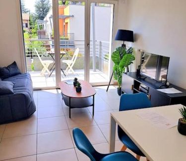 Tassin-la-Demi-Lune Apartment | Casa Rosa : appartement moderne avec balcon