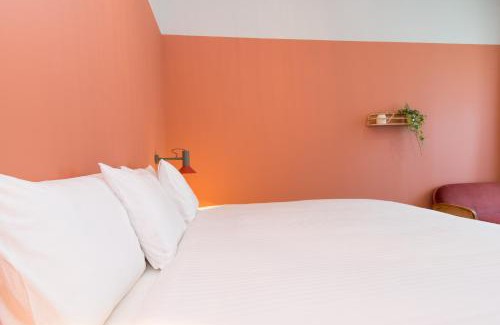 Olhao Villa | Casa Rosa Villa with Pool in Olhao Centre