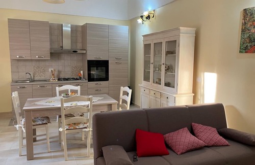 Taranto Apartment | CASA ROSALBA Typical southern house with vaulted roof a few miles from the beautiful