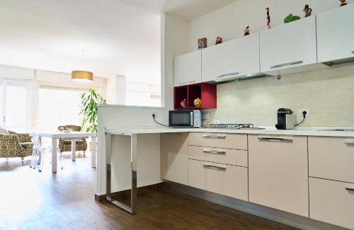 Carbonia Apartment | Casa Rosita Spazio Comfort e Relax 130mq con 3 Camere