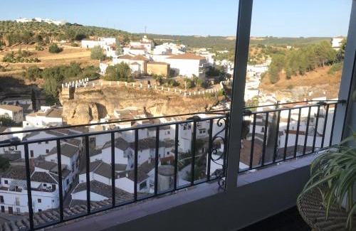 Setenil de las Bodegas House | Casa Rural Balcones de Setenil