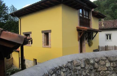 Llano de Con House | CASA RURAL LA MONTESINA