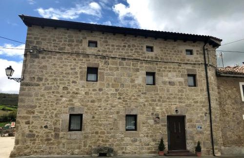 Valle de Santibanez House | Casa Rural Los Pilones