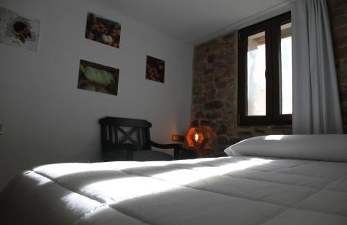 Chovar House | Casa rural rústica "EL COLMENAR" para parejas, familias o amigos a la montaña