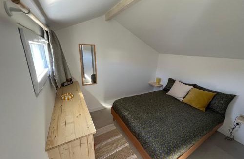 Villenave-d'Ornon Ski Chalet | Casa Saint-Bris