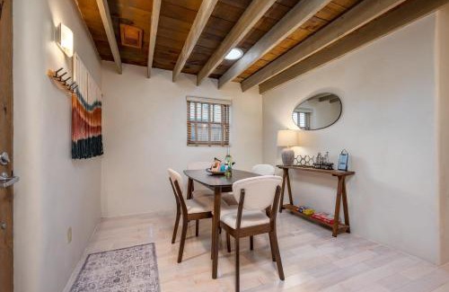 Santa Fe House | Casa Saint Francis- King Bed-Patio & Fire Pit -2BR