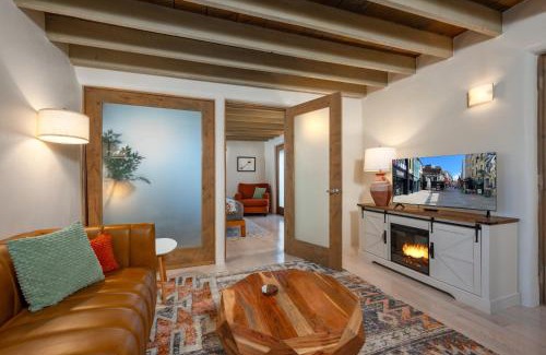 Santa Fe House | Casa Saint Francis- King Bed-Patio & Fire Pit -2BR