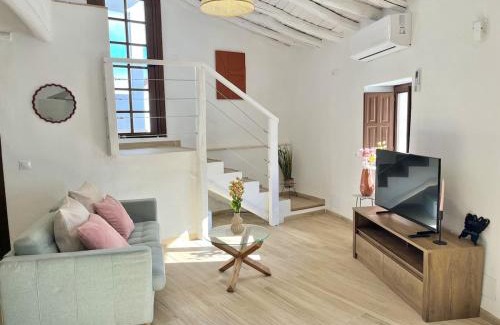 Benadalid House | Casa Salome, Alojamiento con terraza y vistas al valle
