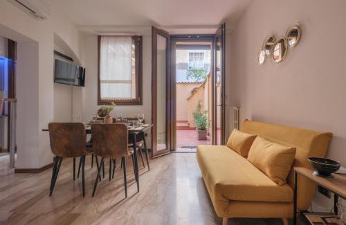 Historic Center Apartment | Casa San Carlo by Studio Vita