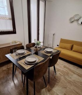 Historic Center Apartment | Casa San Carlo by Studio Vita