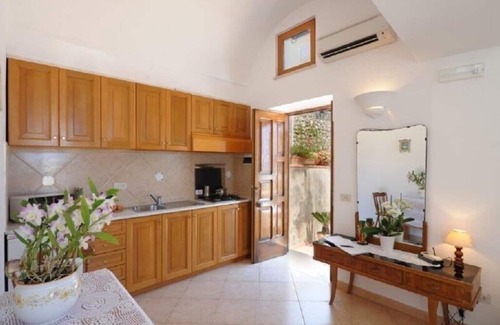 Praiano Apartment | Casa San Tommaso studio flat with breathtaking sea view terrace.