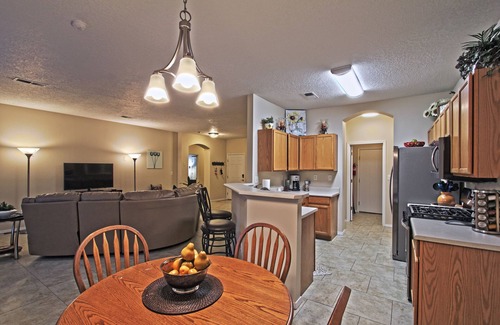 Vista Del Norte Alliance House | Casa Sandia ~ Great Central Location by a Premier Partner Host!