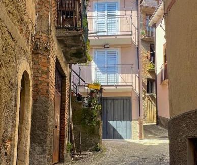 Fiumedinisi House | Casa Santoro - Locazione Turistica