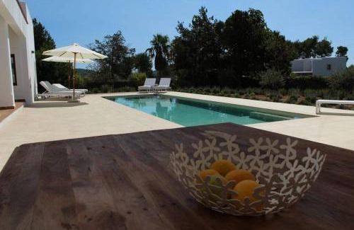 Sant Joan de Labritja House | Casa Serena con piscina y jardín