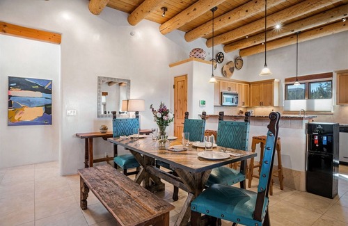 Tesuque House | Casa Serena - Breathtaking Views, Community Pool