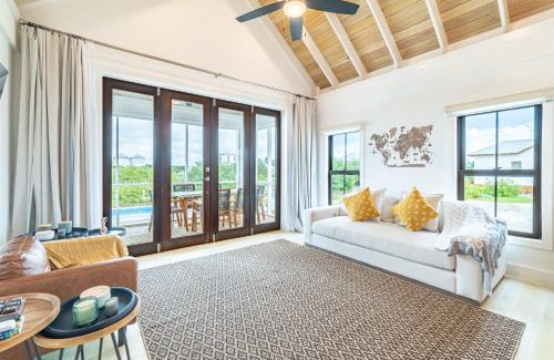 San Pedro Villa | Casa Serena + The Pool Club @ Mahogany Bay