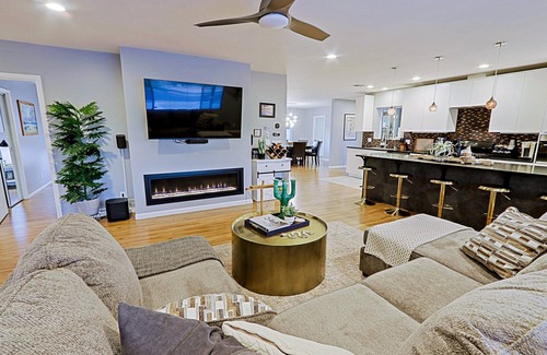 Village Grove House | Casa Serenity