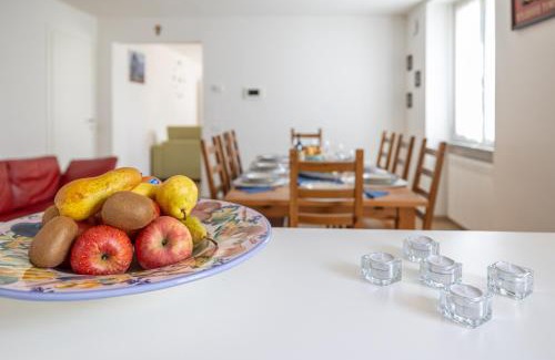 Clusone Apartment | Casa soleggiata sull'altopiano