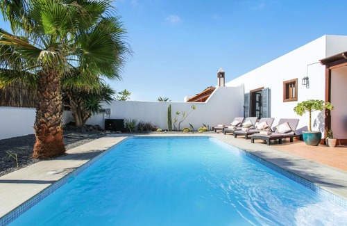 Playa Blanca Villa | Casa Sultana