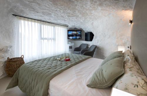 Alcala del Jucar House | Casa túnel Nido de Águilas