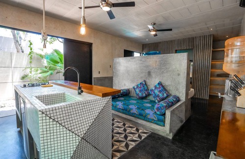 La Veleta House | CASA T - Chic, Modern Villa with 3 Master Suites, AC & Pool