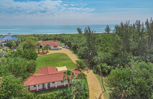 Fort Pierce Shores House | Casa Tamarindo - 1+ Acre Private Beach Front Home