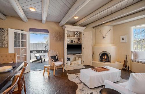 Santa Fe House | Casa TATIZ Privacy in a Southwestern Gem
