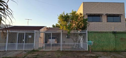 Santa Maria House | Casa Temporada Brasília DF condomínio, 2 quartos 1 suíte 1 banheiro social